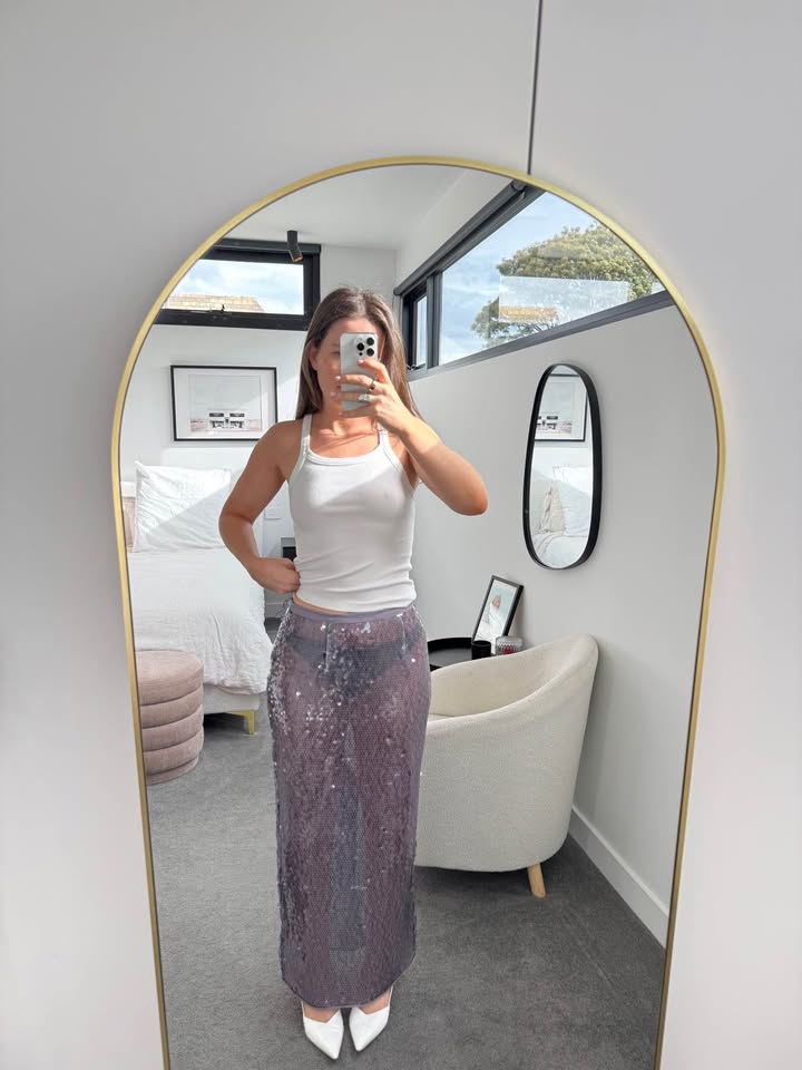 VRG GIRL Sequin Skirt - size 8 BNWT