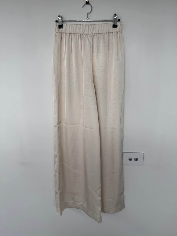Mattir Set - size 6 BNWT