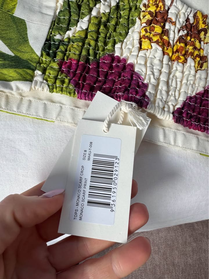 Maku Top - size 8 BNWT