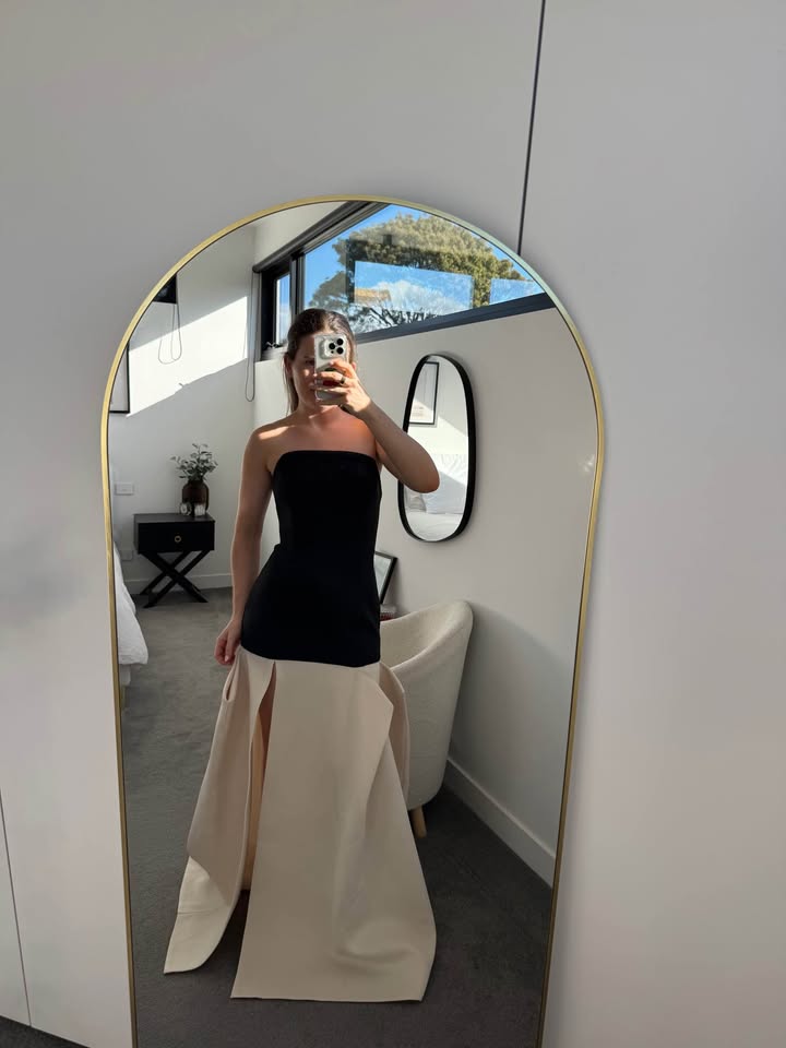Tohja Maxi Dress - size 8