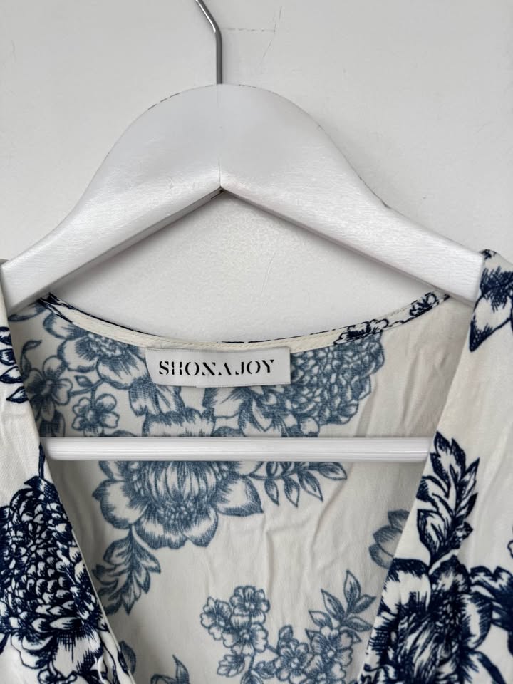 Shona Joy Dress - size 8