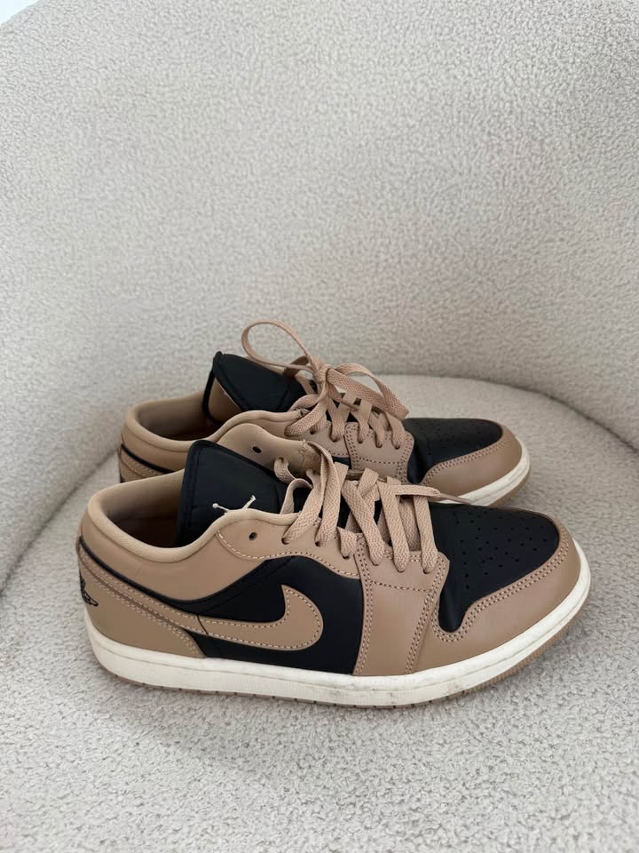 Nike Air Jordan Runners - size 40.5