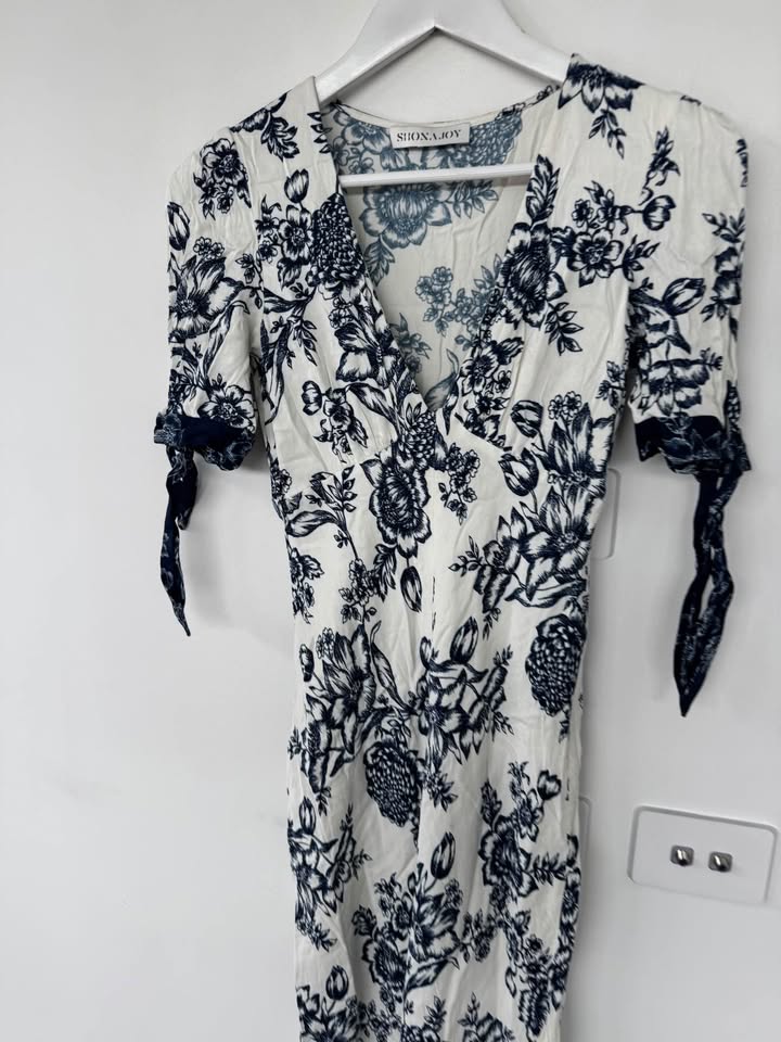 Shona Joy Dress - size 8