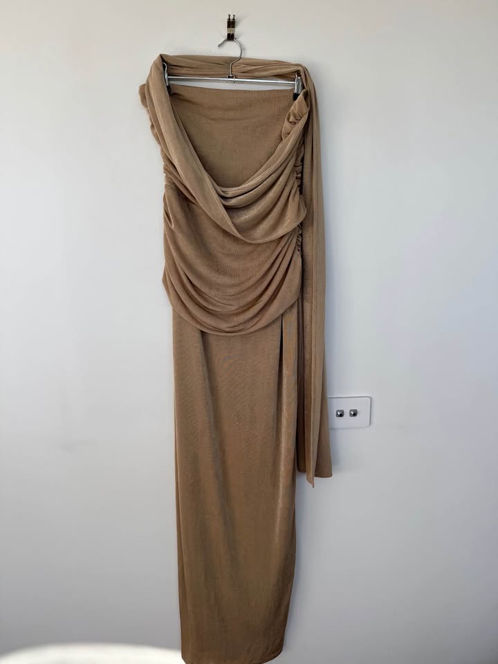 Tohja Maxi Dress - size 10