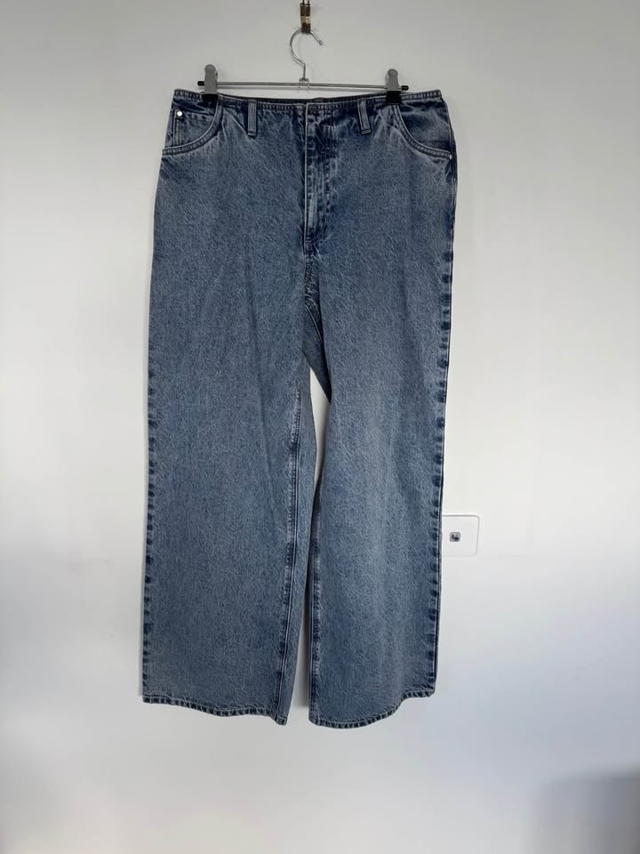 Aje Jean - size 10