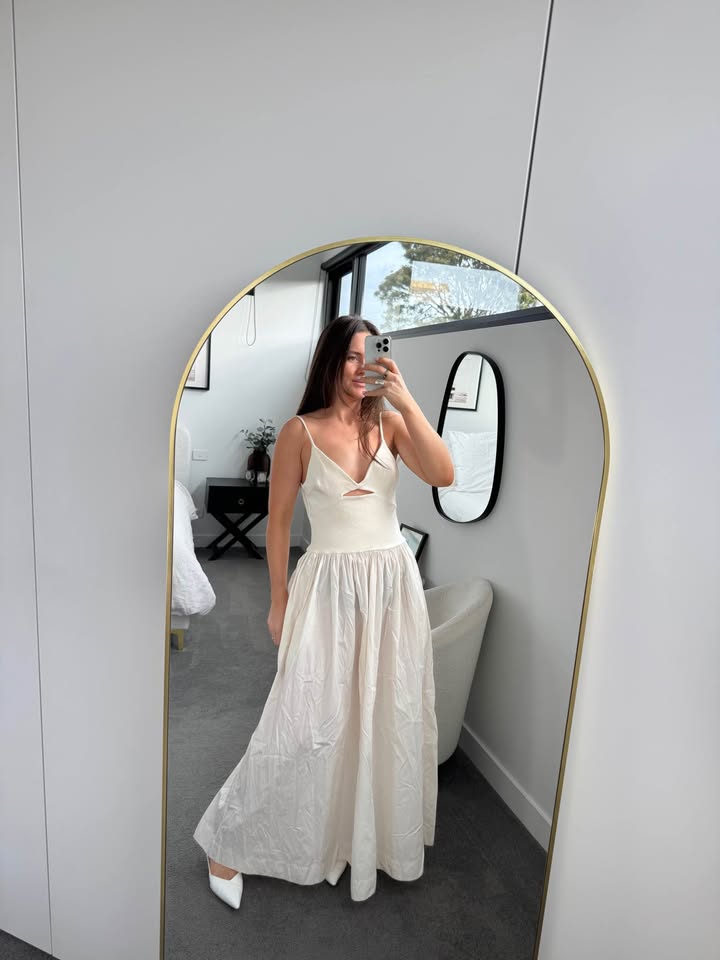 Esse Maxi Dress - size 8