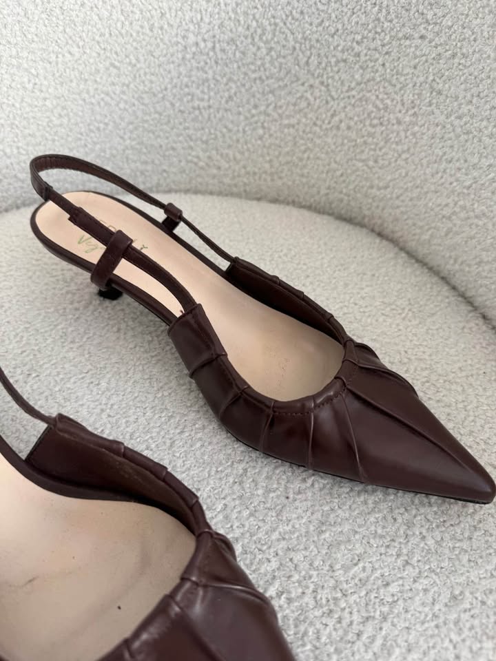 Verali Heels - size 39 NEW