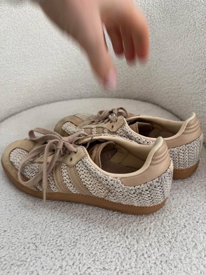 Adidas Samba Runner - size 39 1/3