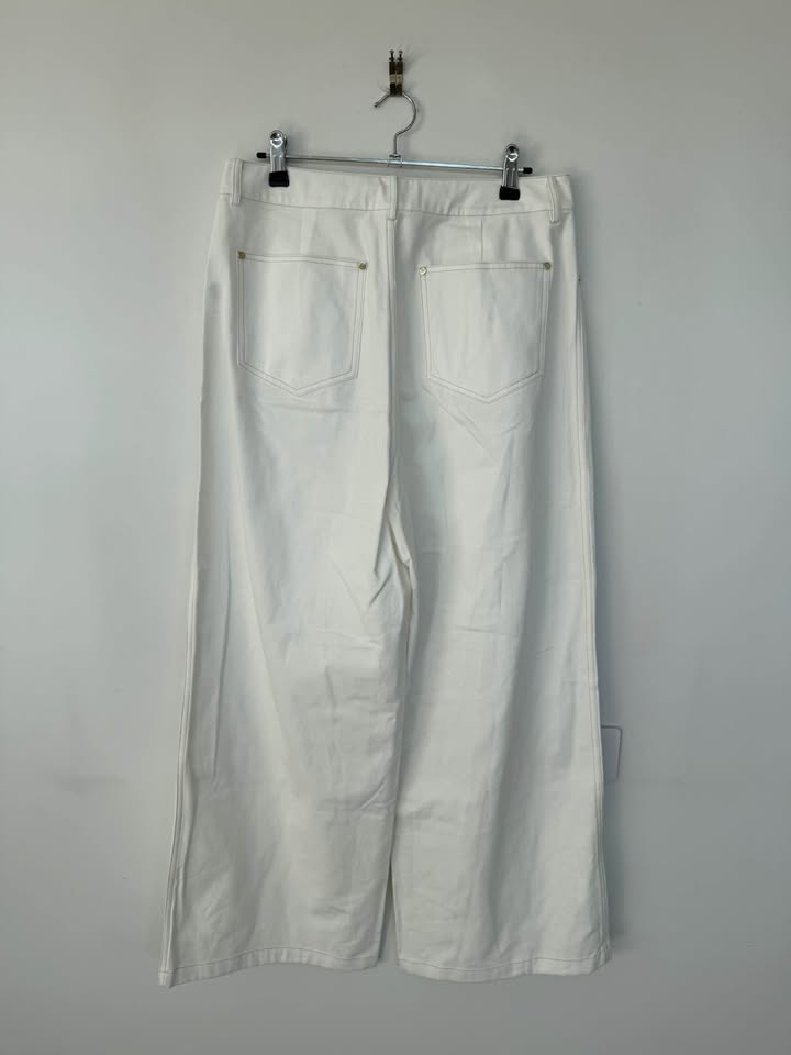Sancia Pants - size medium BNWT