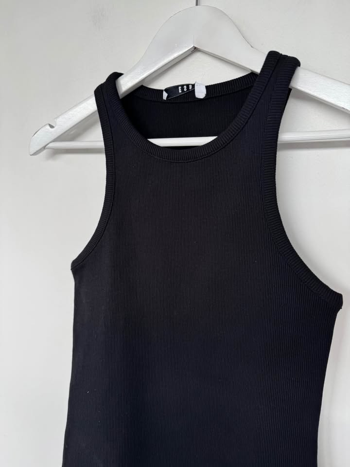 Esse Tank - size 8 BNWT
