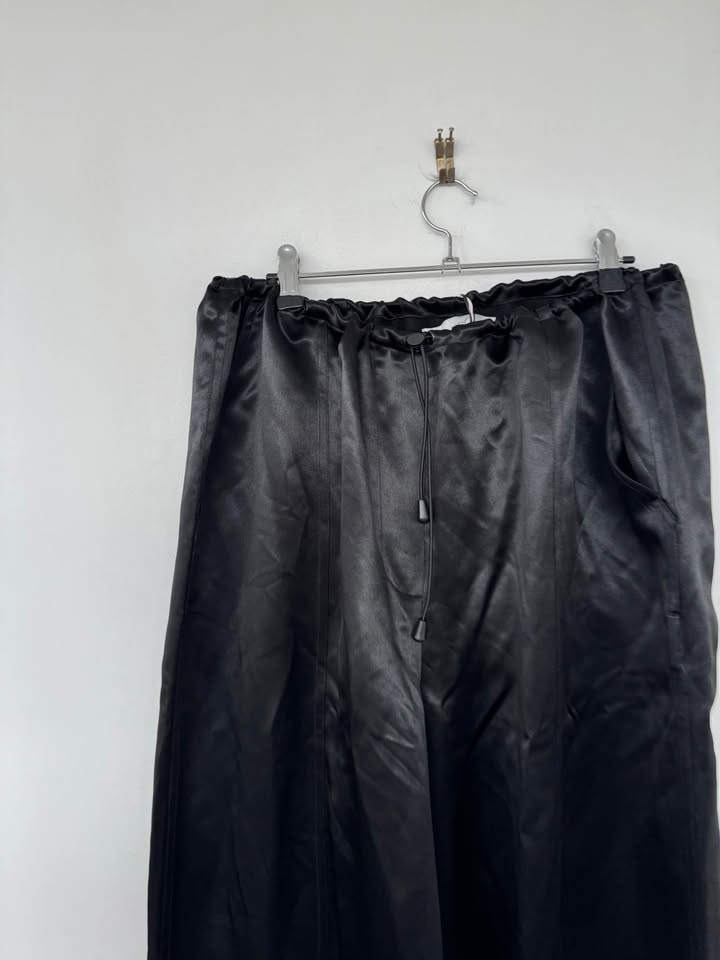 Harris Tapper Pants - size medium BNWT