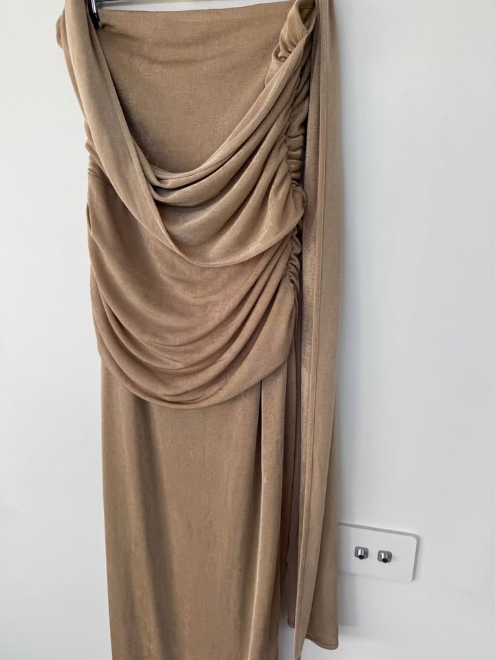 Tohja Maxi Dress - size 10
