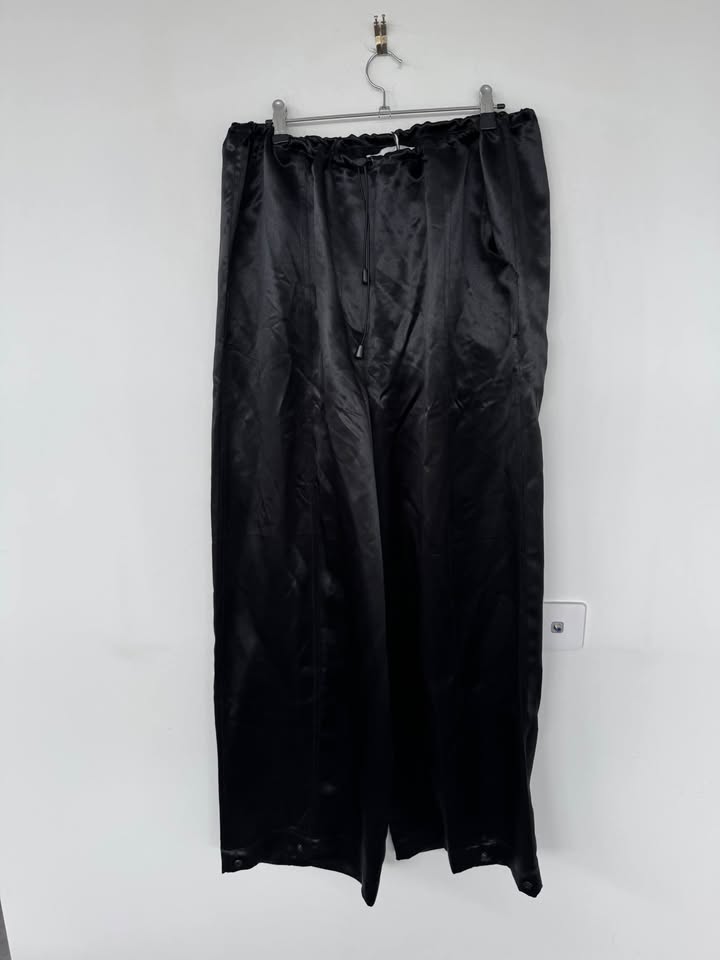 Harris Tapper Pants - size medium BNWT