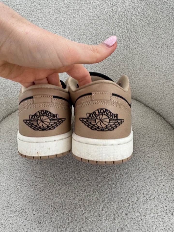 Nike Air Jordan Runners - size 40.5