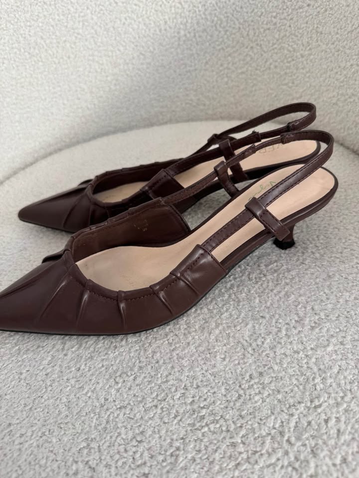 Verali Heels - size 39 NEW