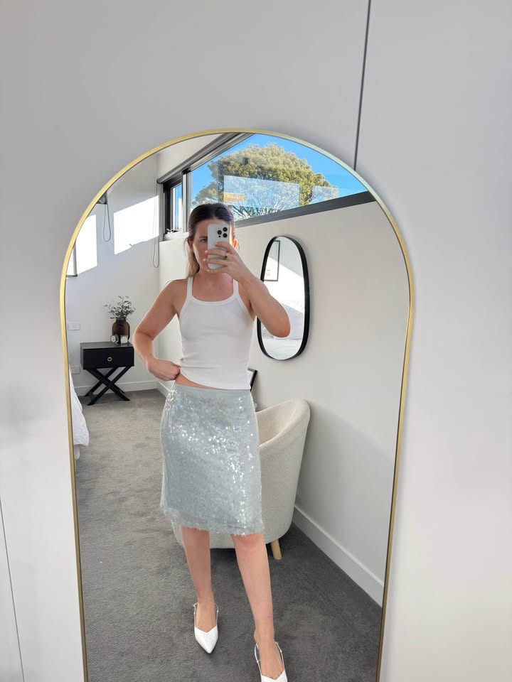 Desero Jacare Sequin Skirt - size small BNWT