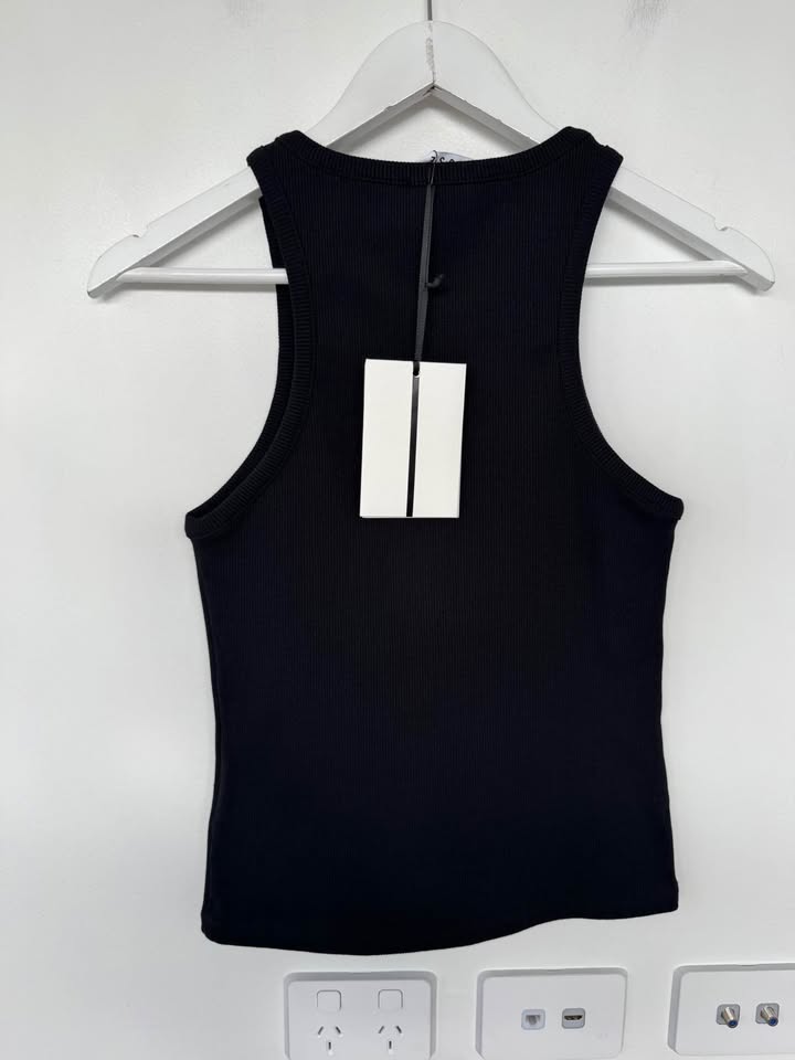 Esse Tank - size 8 BNWT
