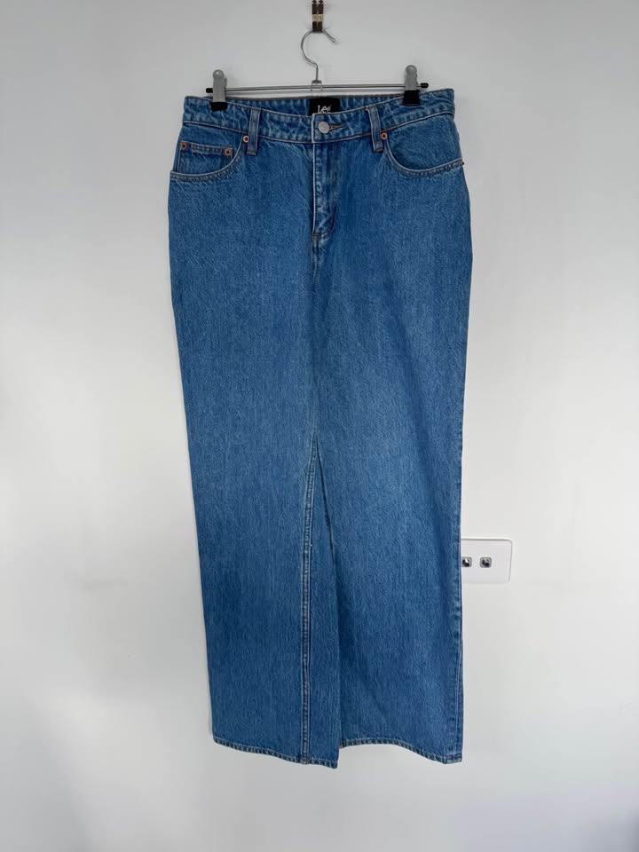 Lee Jeans - size 8