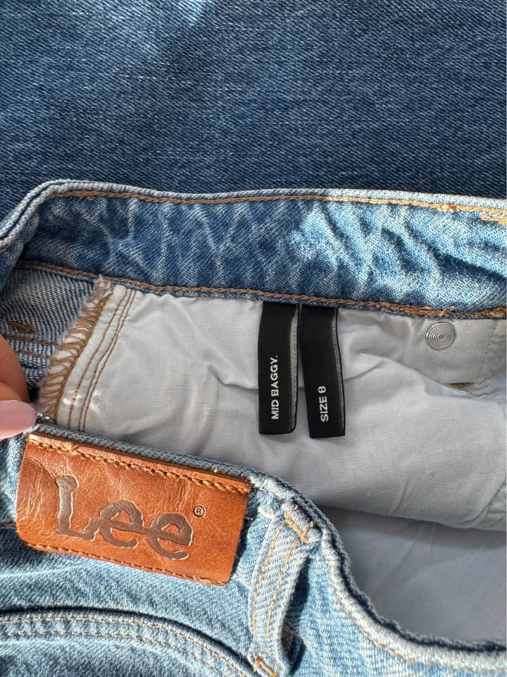 Lee Jeans - size 8