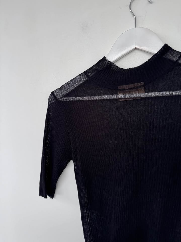 Rolla’s Knit Tee - size small