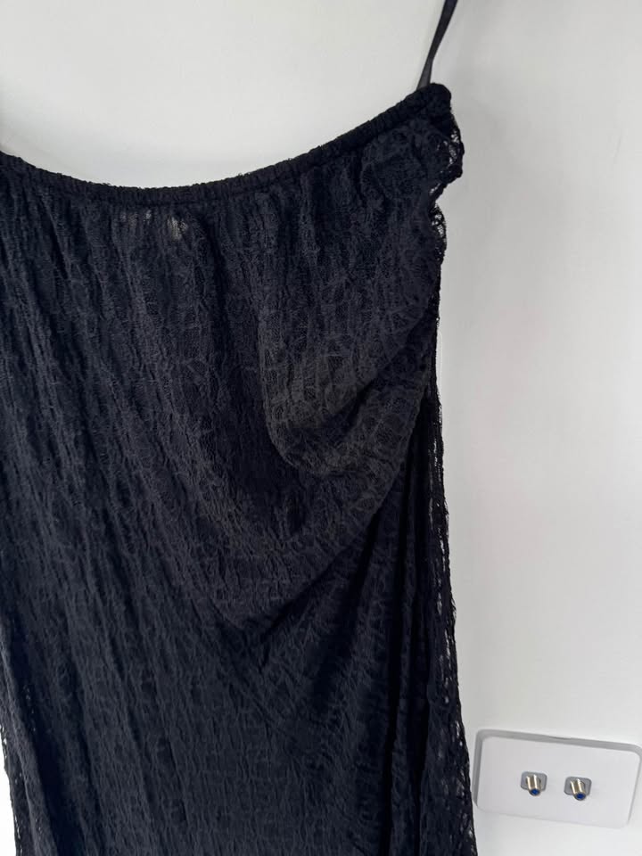 Dissh Lace Skirt - size medium