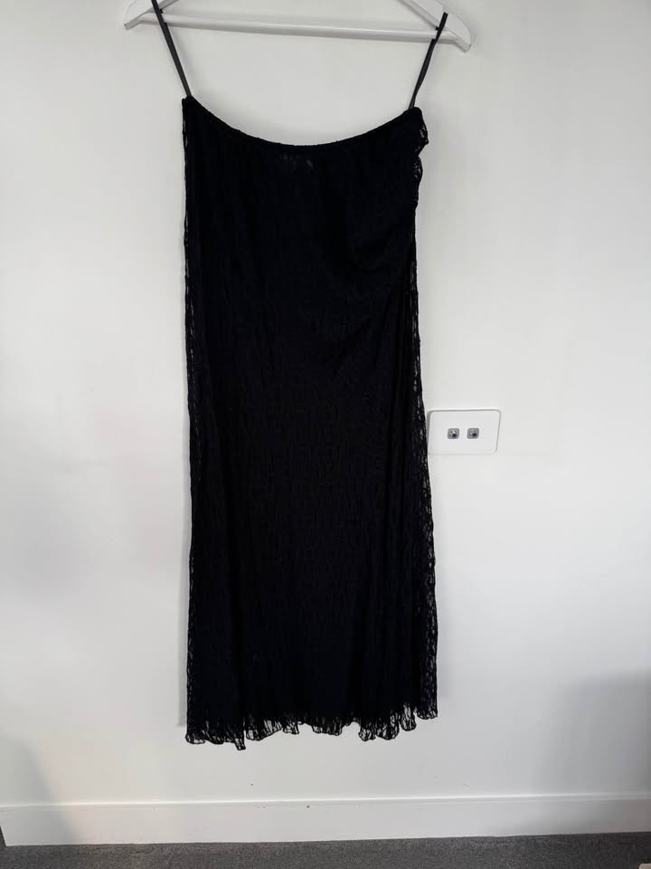 Dissh Lace Skirt - size medium