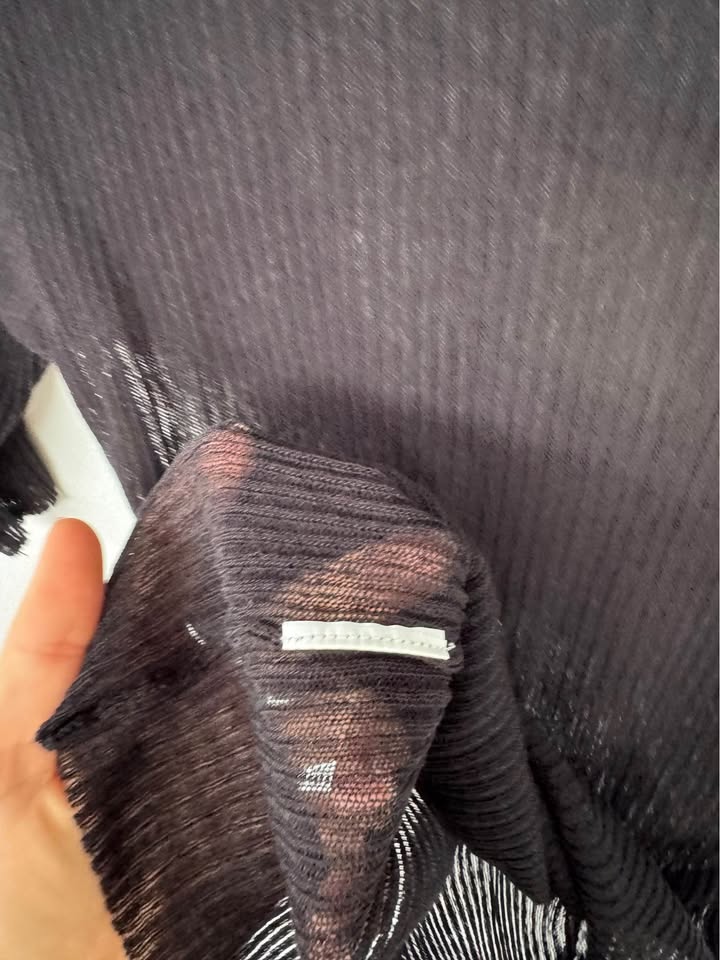 Rolla’s Knit Tee - size small