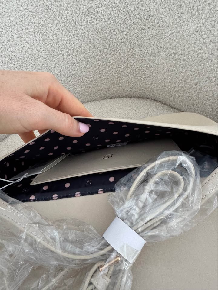 Review Clutch Brand New