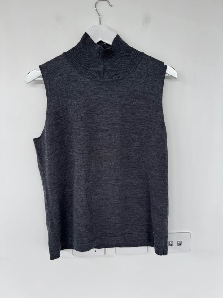 Courtney Zheng Merino Wool Turtle Neck - size ML BNWT