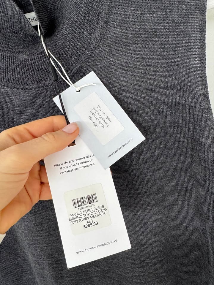Courtney Zheng Merino Wool Turtle Neck - size ML BNWT