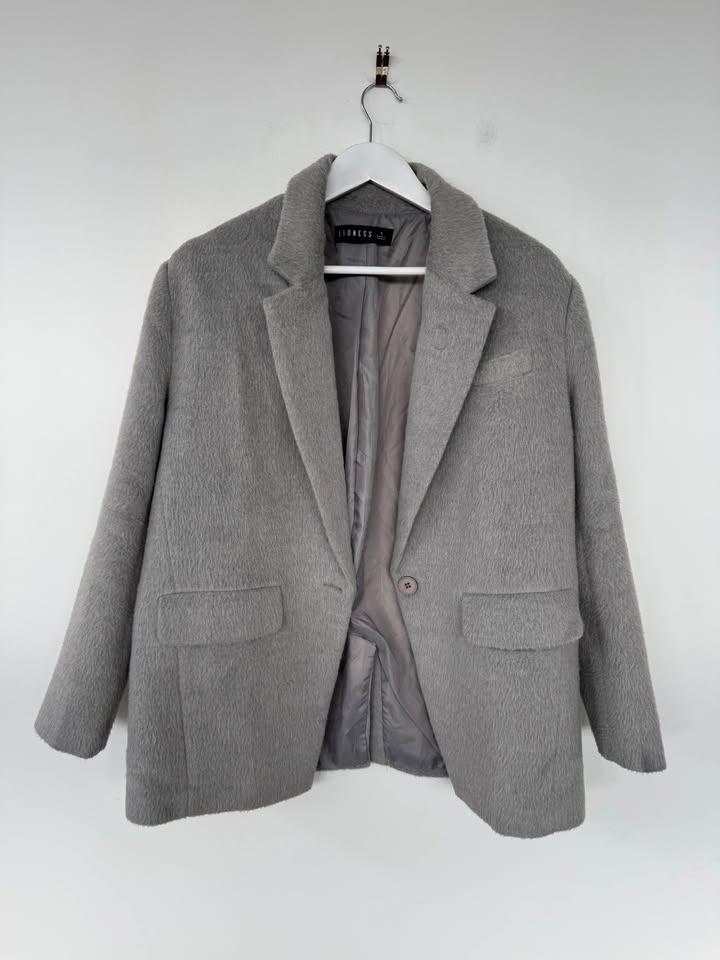 Lioness Blazer - size small