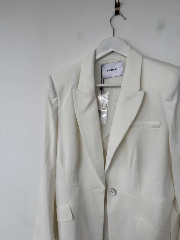Sheike Blazer - size 14 BNWT
