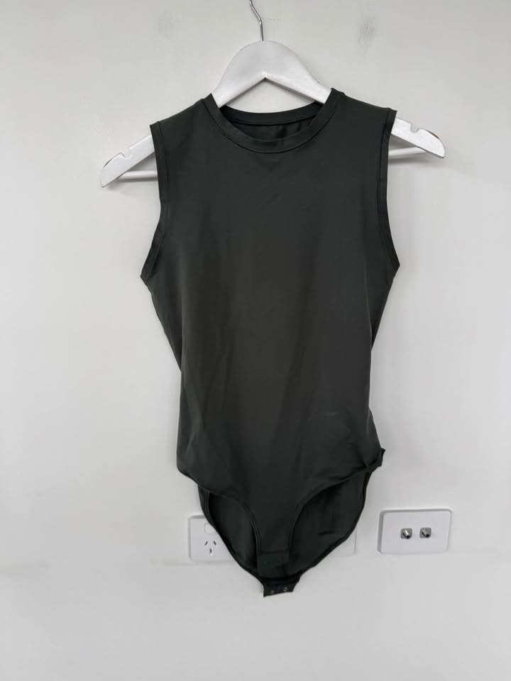 Skims Bodysuit - size large