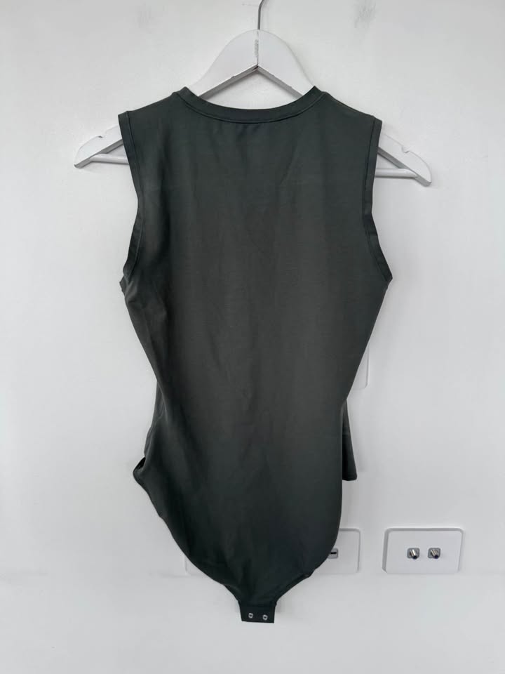 Skims Bodysuit - size large
