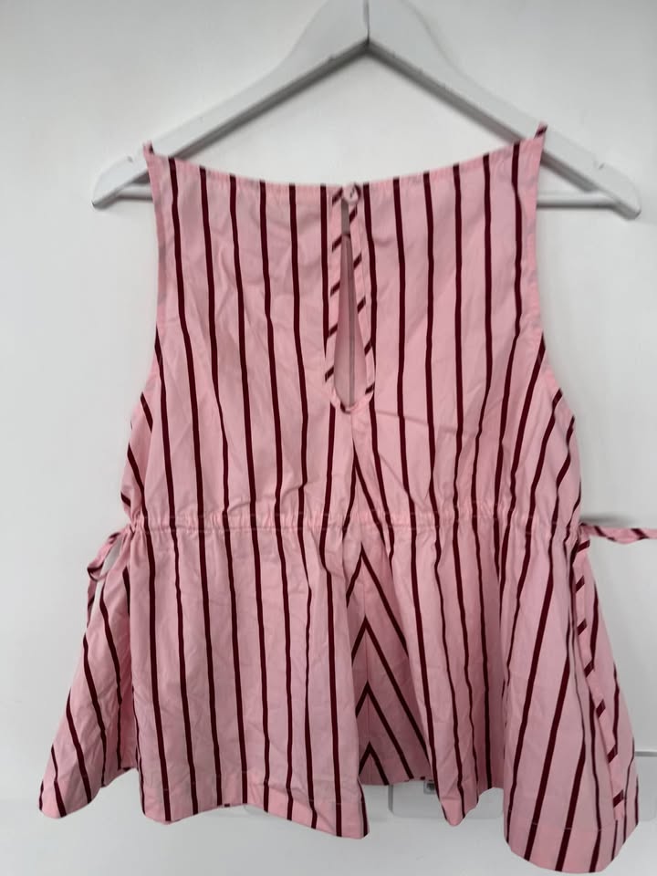 VRG GIRL Top - size 8 BNWT