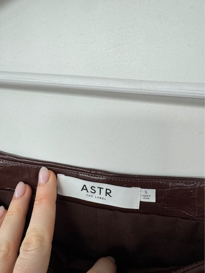 ASTR Skirt - size small