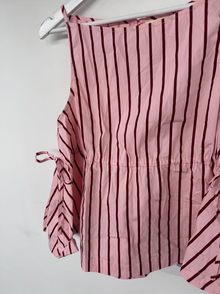 VRG GIRL Top - size 8 BNWT