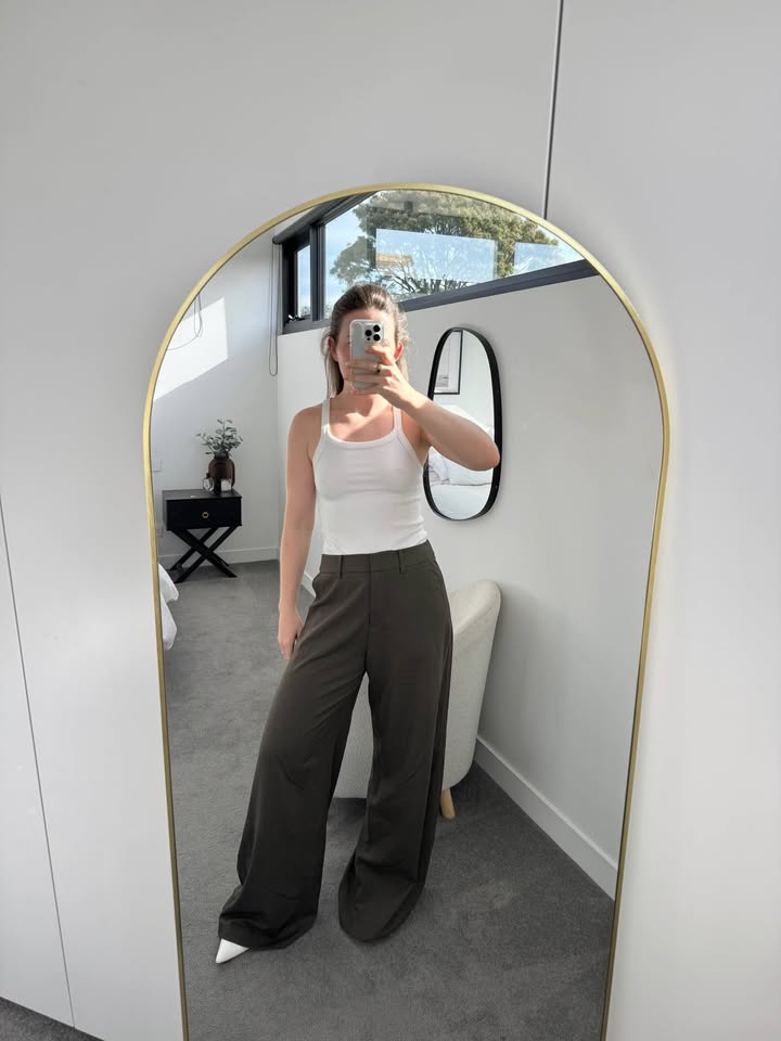 Anna Quan Pants - size 10