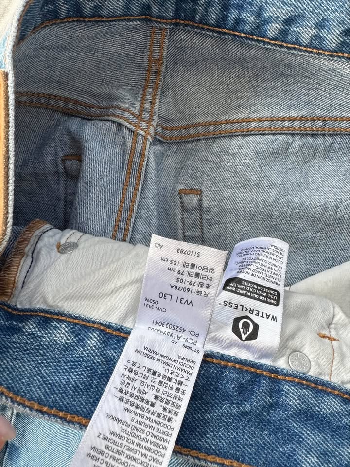 Levi Jeans - size 31
