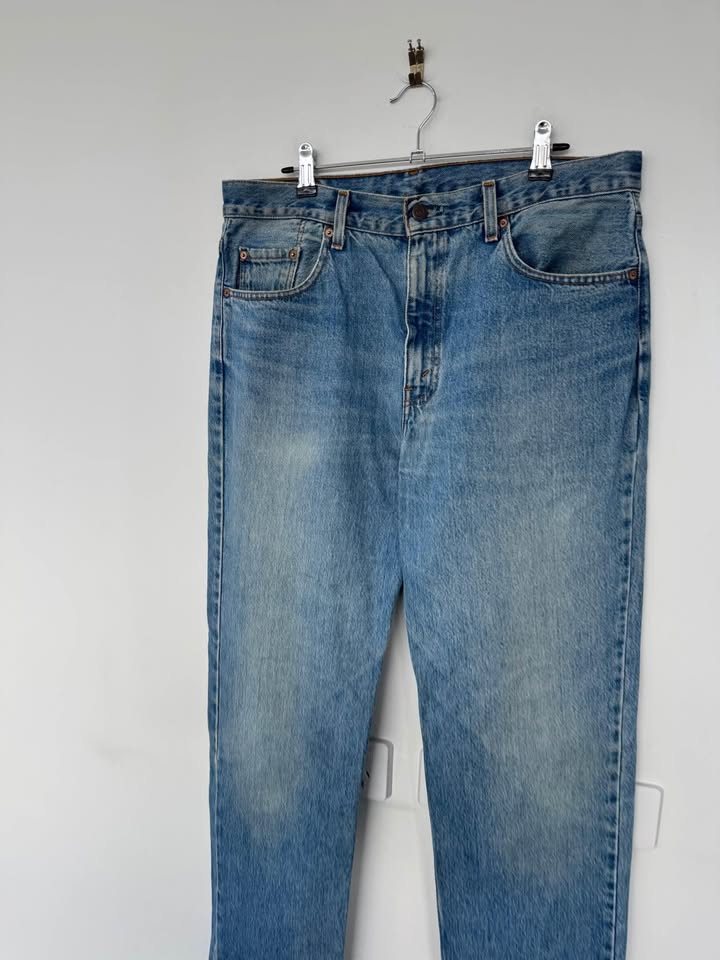 Levi Jeans - size 32