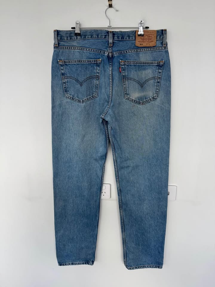 Levi Jeans - size 32