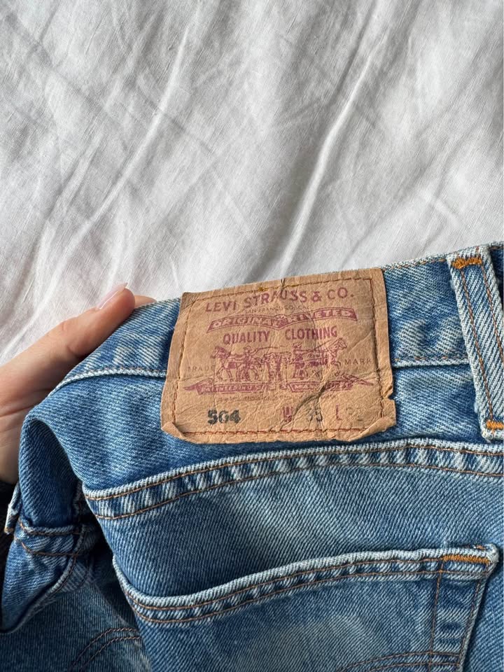 Levi Jeans - size 32