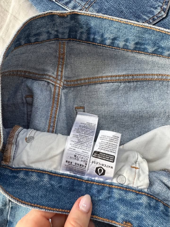 Levi Jeans - size 31