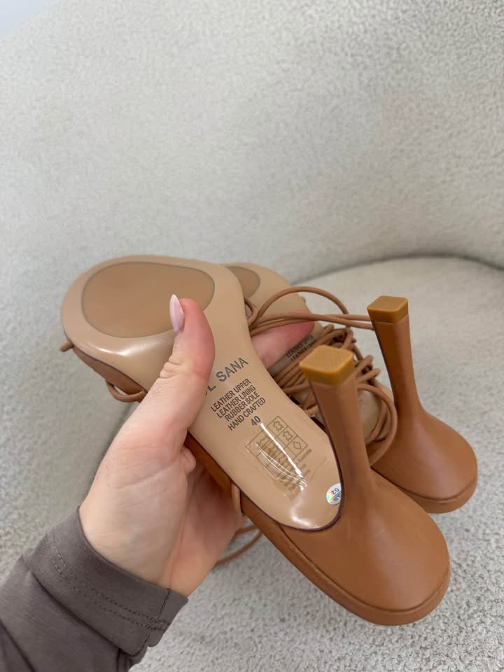 Sol Sana Heels - size 40 NEW