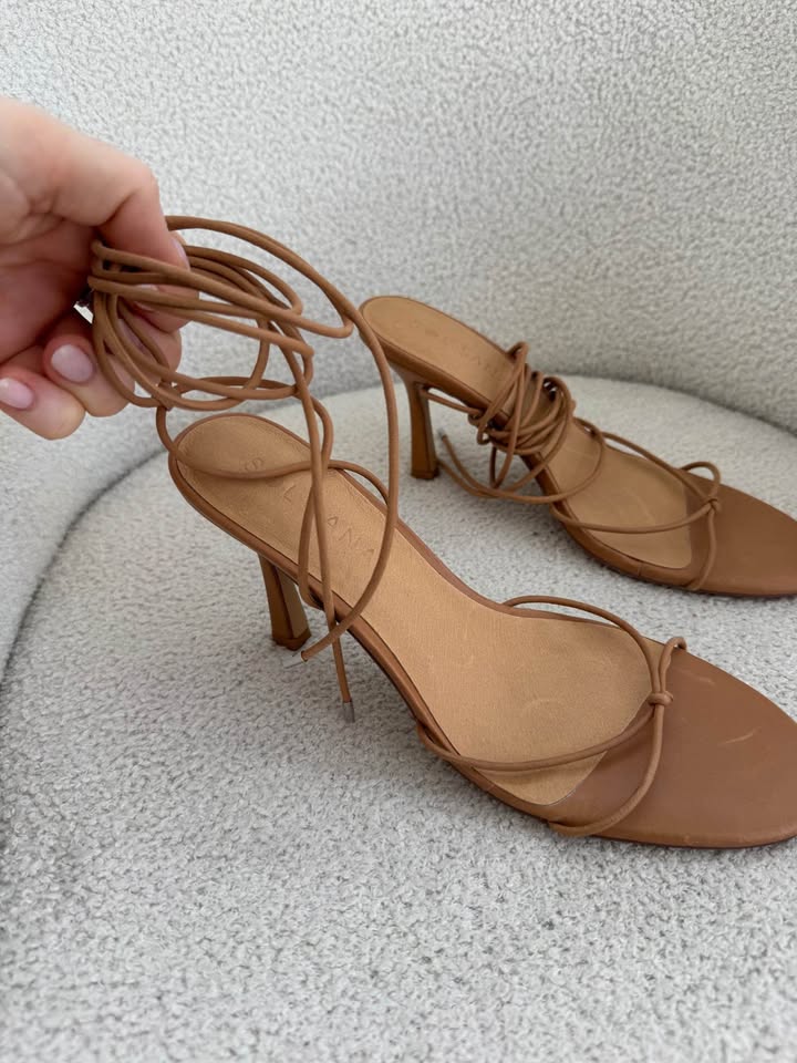 Sol Sana Heels - size 40 NEW