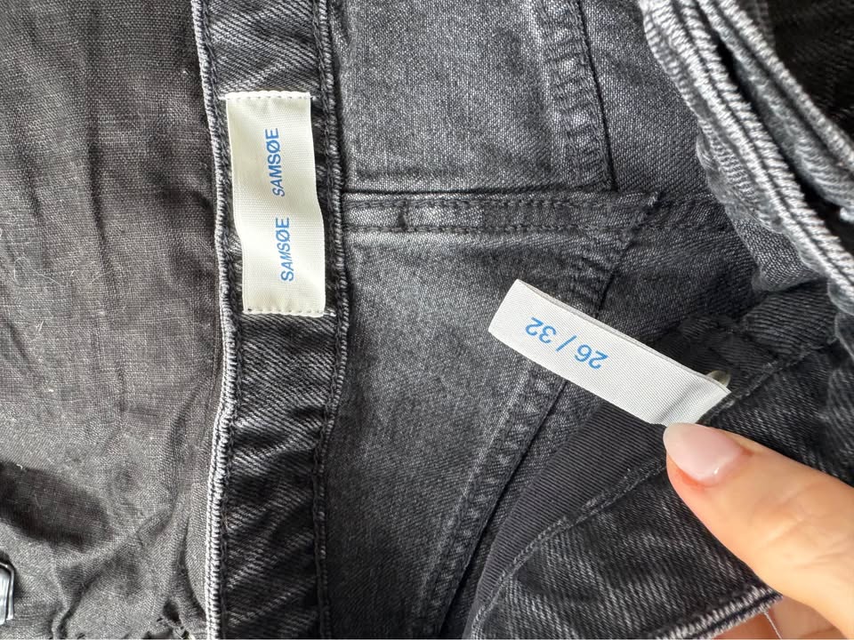 Levi Jeans - size 26