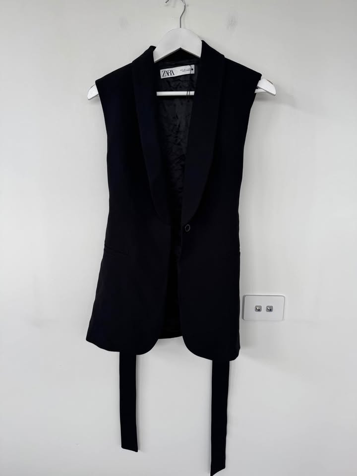 Zara Vest - size small