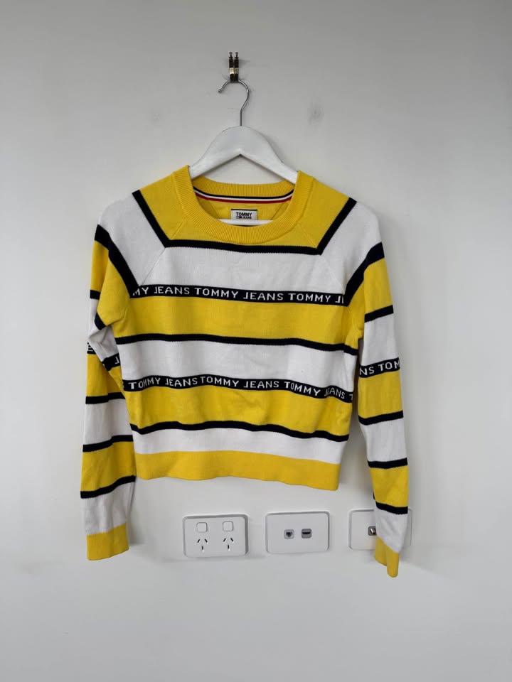 Tommy Hilfiger Jumper - size small