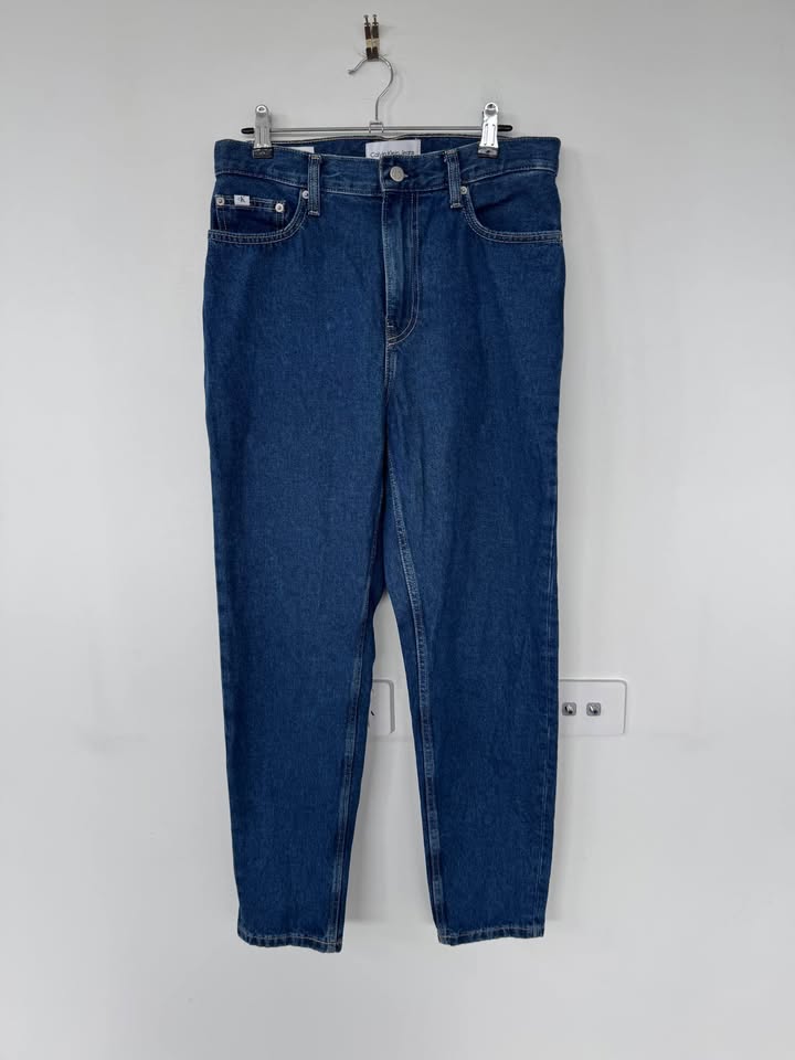 Calvin Klein Jeans - size 28