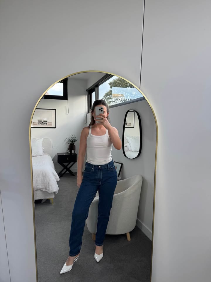 Calvin Klein Jeans - size 28